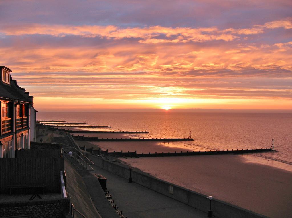 Sea View 3 Promenade Villa Sheringham Exteriör bild